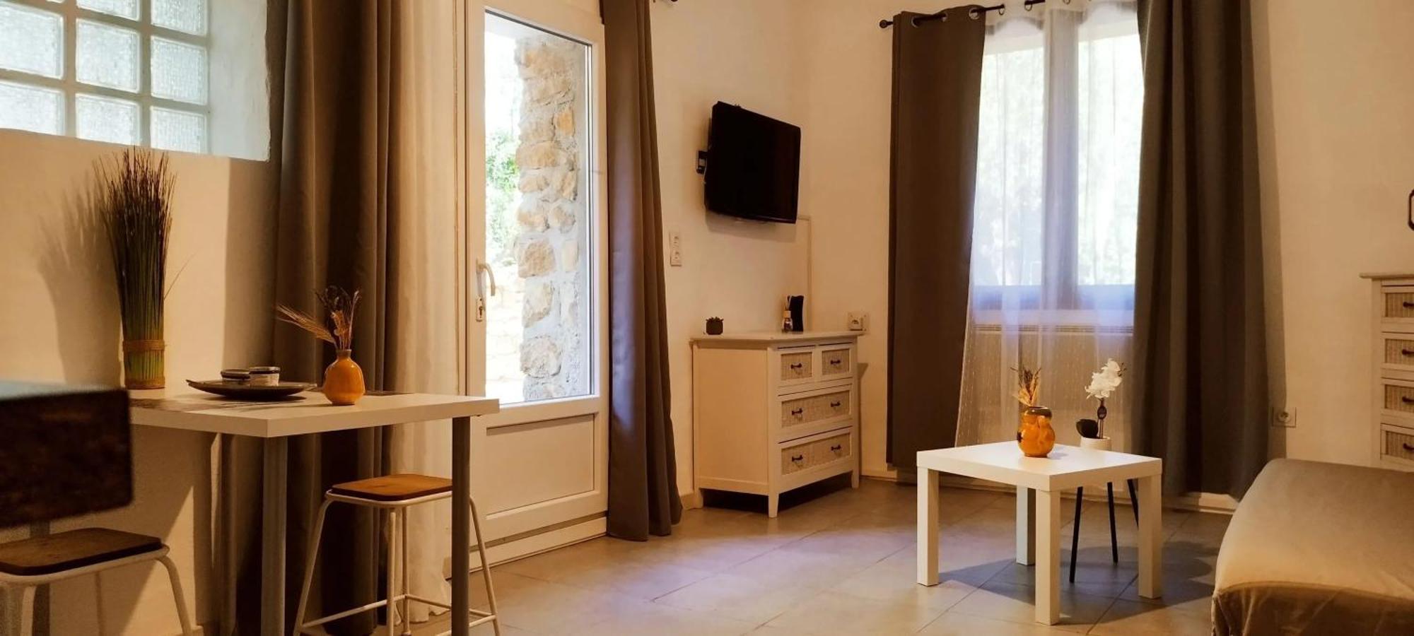 Studio Charmant Dans Un Ancien Moulin Pres D'Orange 30 M² Piscine Ngoại thất bức ảnh